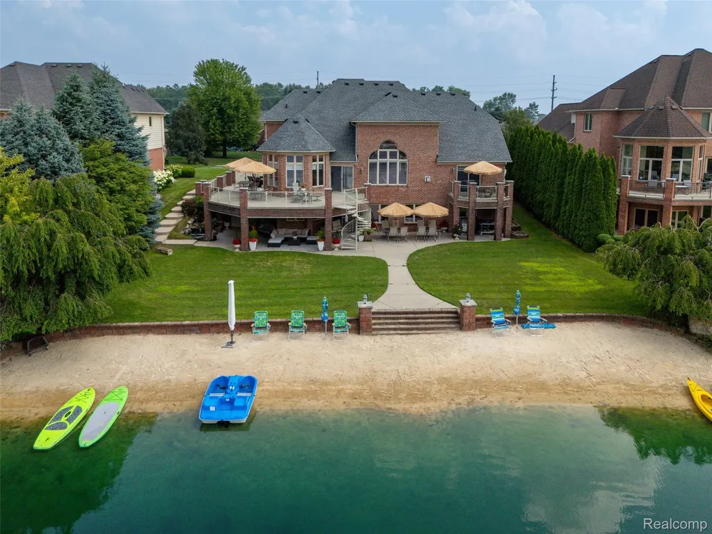52455 Indian Summer Drive Chesterfield Township MI 48051