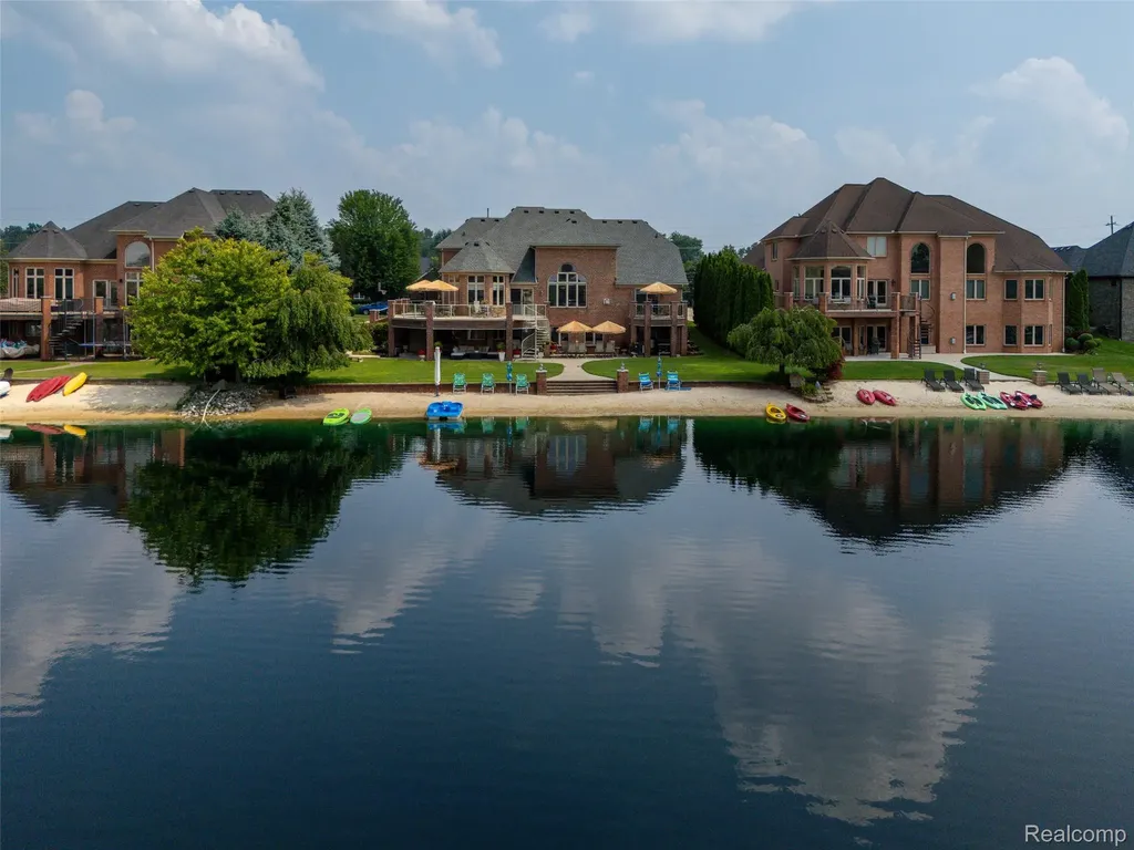 52455 Indian Summer Drive Chesterfield Township MI 48051