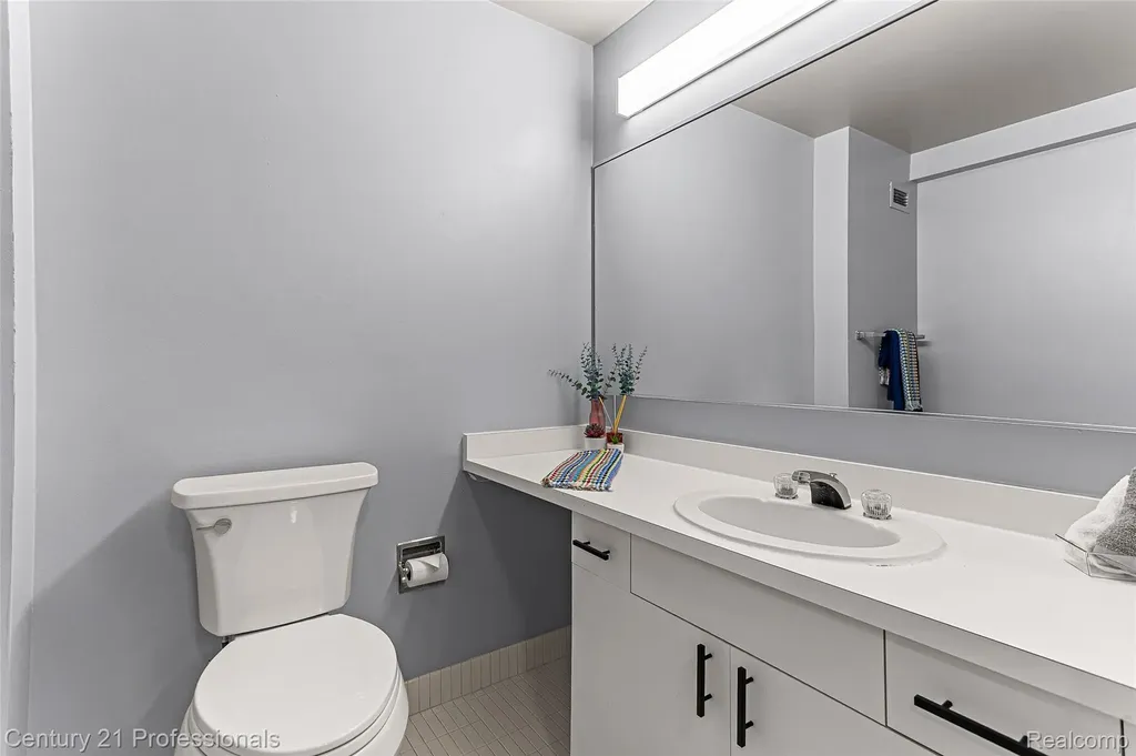 5000 Town Center #1605 Southfield City MI 48075