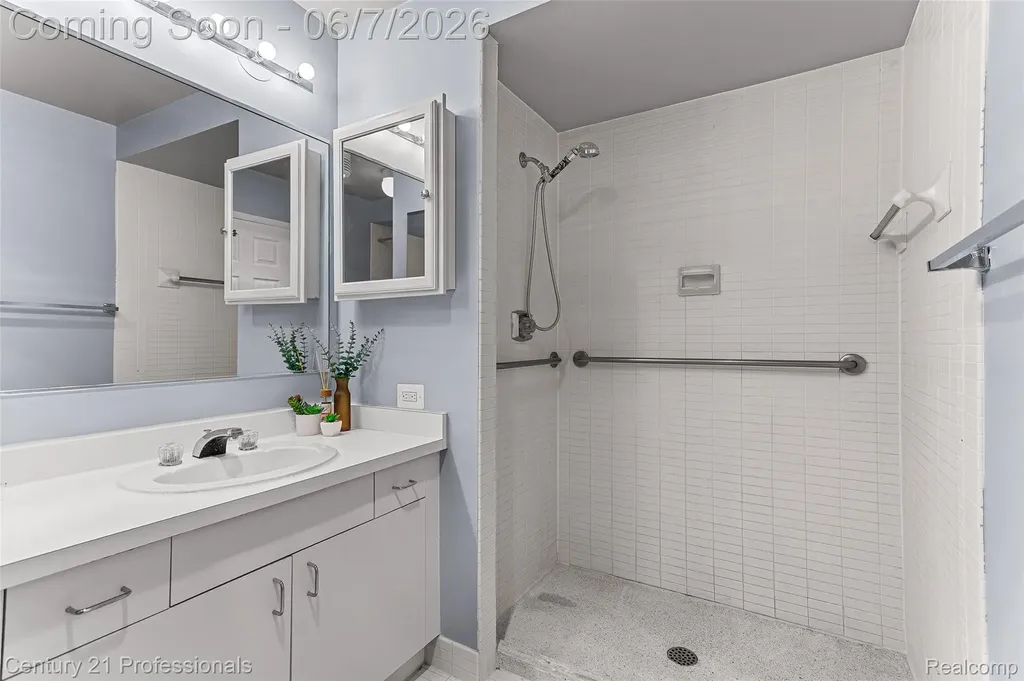 5000 Town Center #1605 Southfield City MI 48075