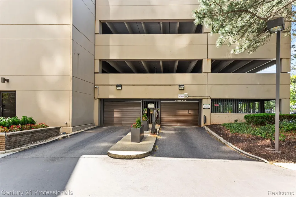 5000 Town Center #1605 Southfield City MI 48075