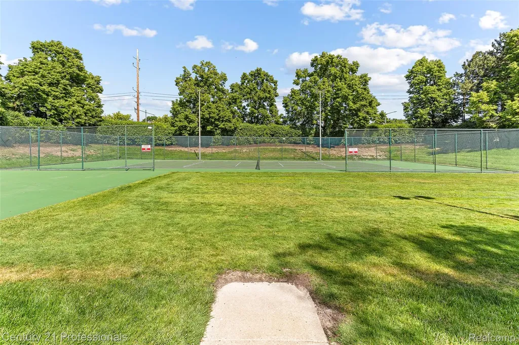 5000 Town Center #1605 Southfield City MI 48075