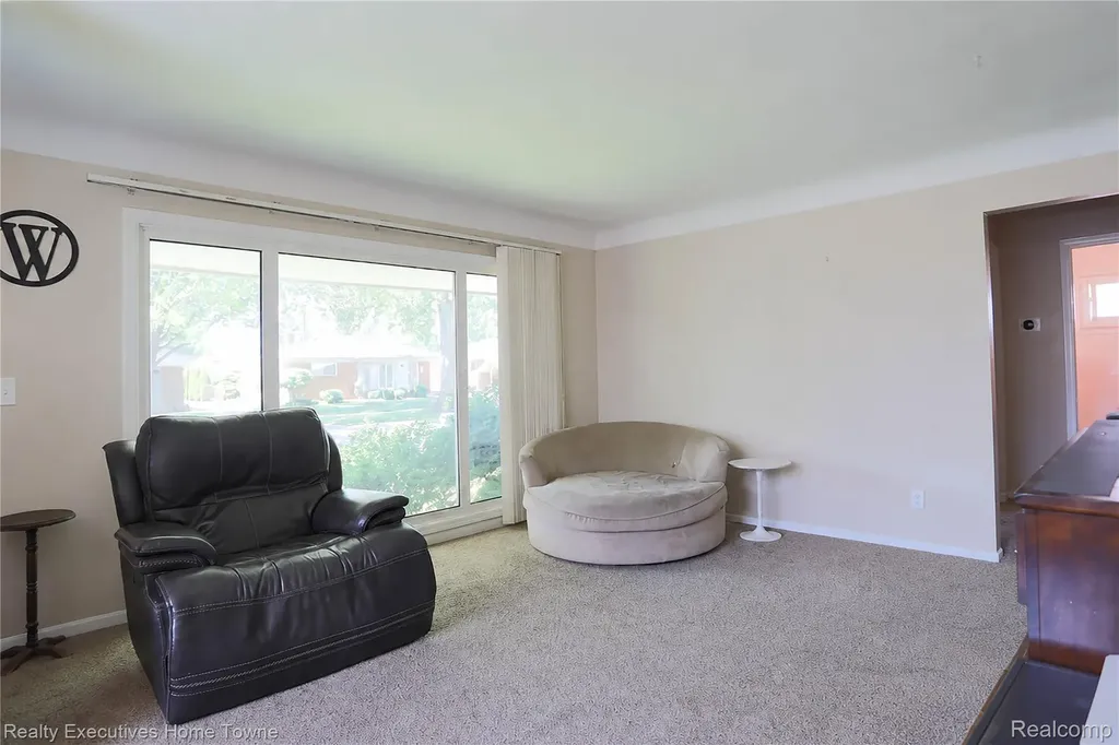 28806 Rockwood Street St. Clair Shores City MI 48081