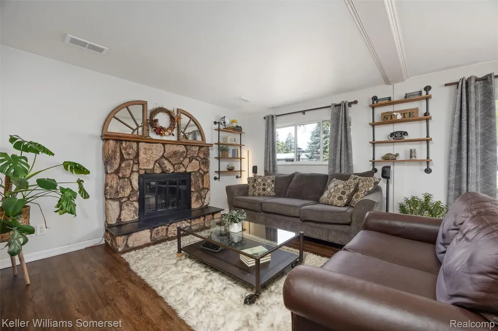 5550 Mary Sue Street Independence Charter Township MI 48346