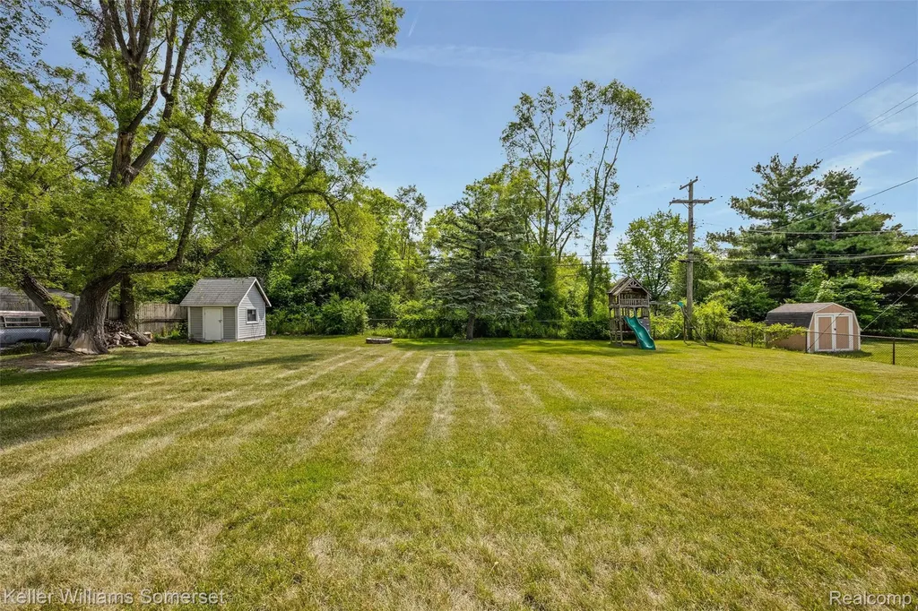 5550 Mary Sue Street Independence Charter Township MI 48346