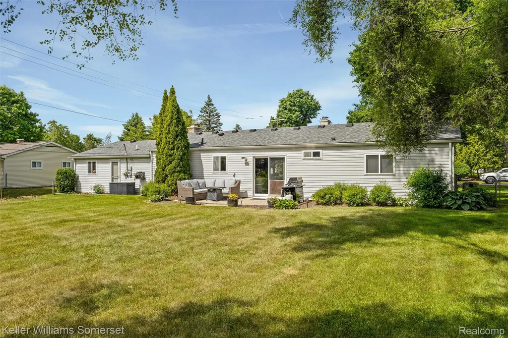 5550 Mary Sue Street Independence Charter Township MI 48346