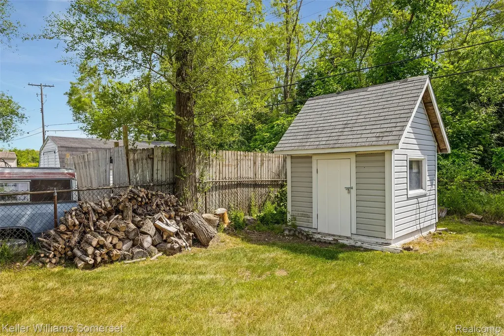 5550 Mary Sue Street Independence Charter Township MI 48346