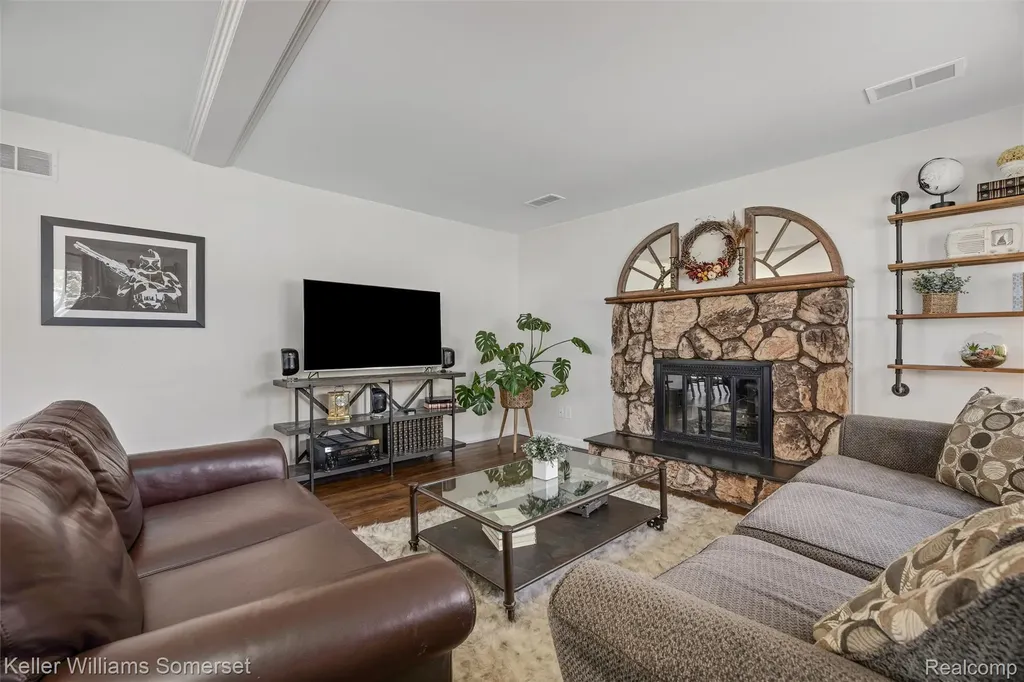 5550 Mary Sue Street Independence Charter Township MI 48346