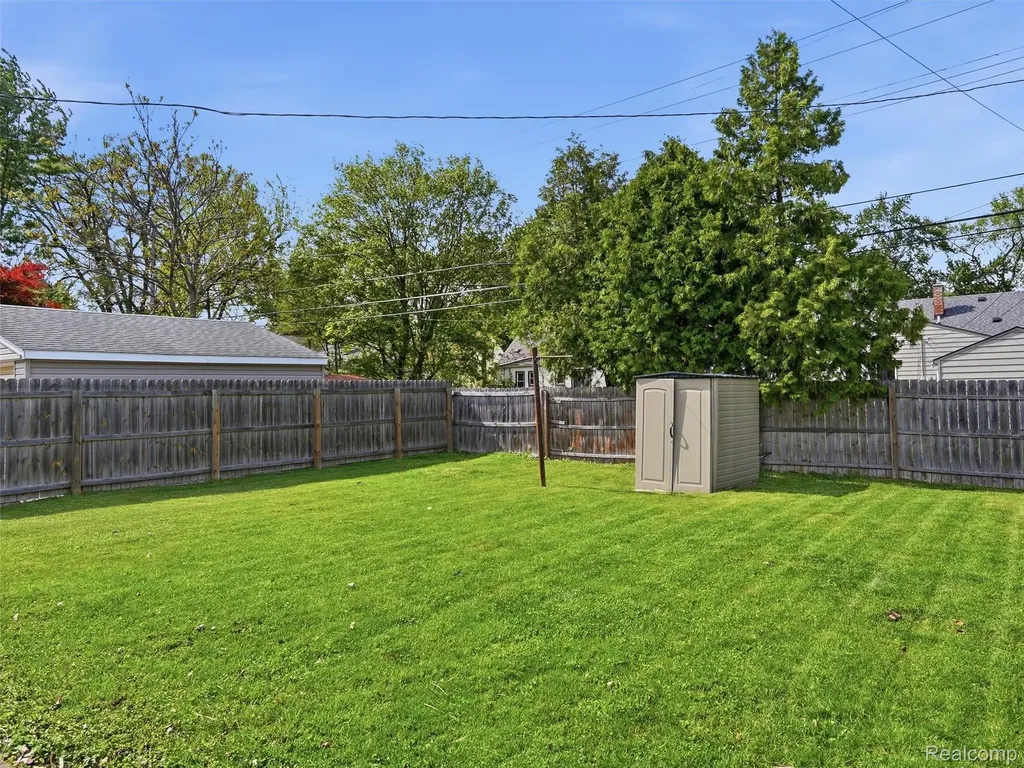 1203 Whitcomb Avenue Royal Oak City MI 48073