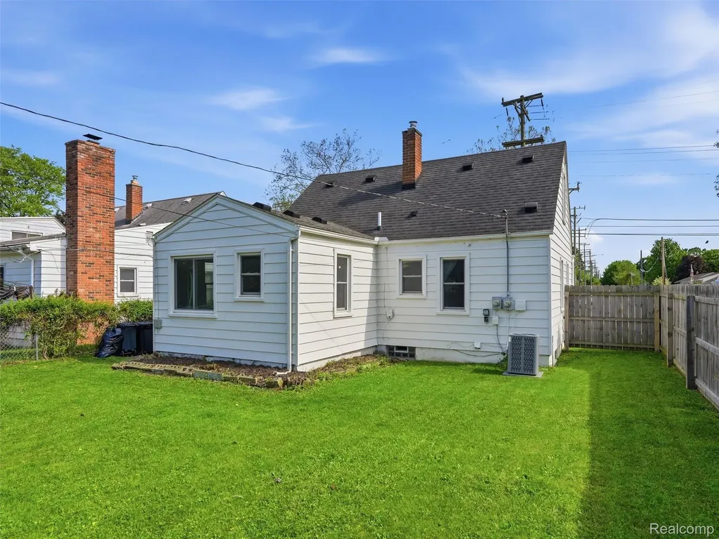 1203 Whitcomb Avenue Royal Oak City MI 48073