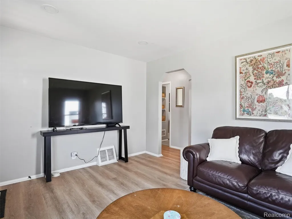 1203 Whitcomb Avenue Royal Oak City MI 48073