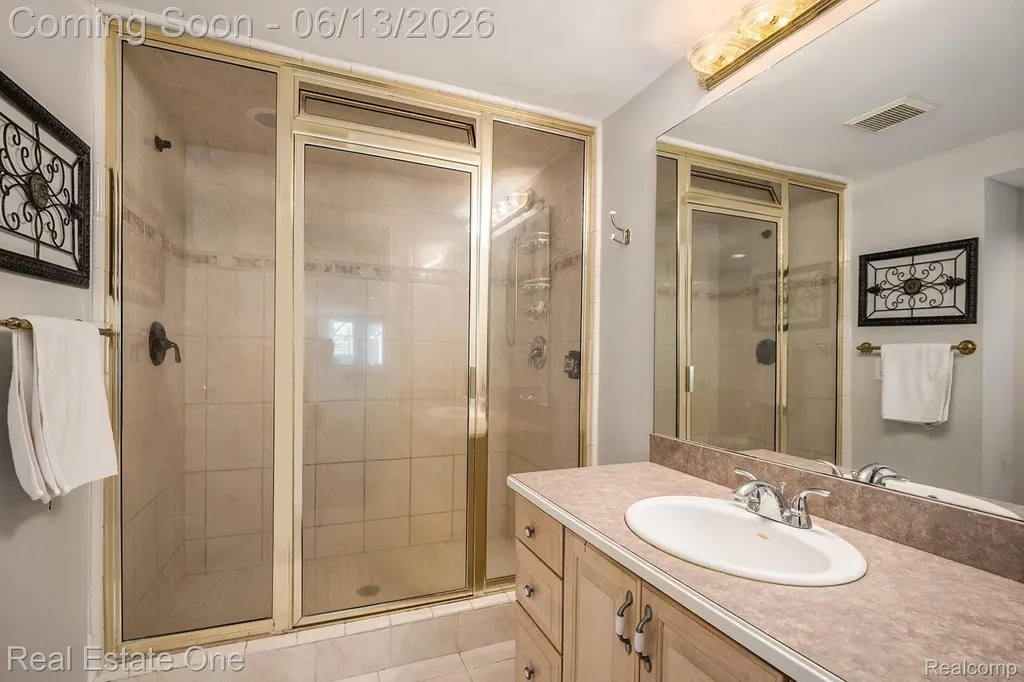 5772 N Rochester Road Rochester City MI 48306