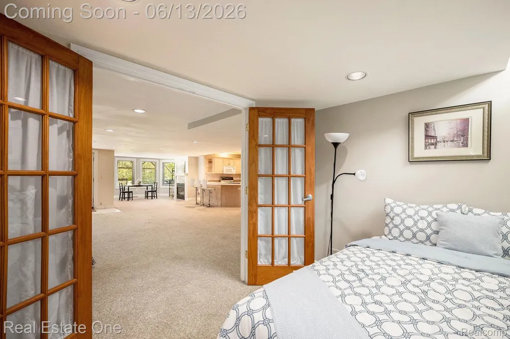 5772 N Rochester Road Rochester City MI 48306