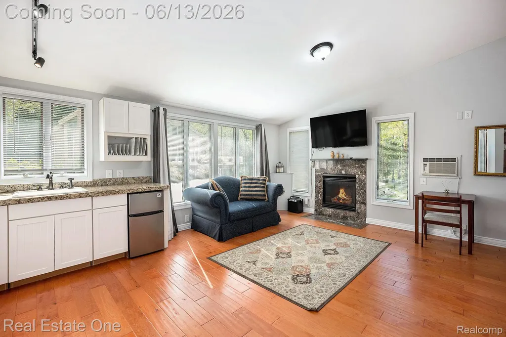5772 N Rochester Road Rochester City MI 48306