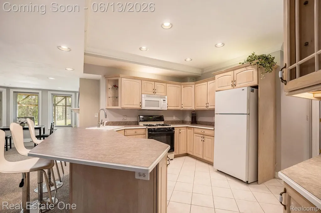5772 N Rochester Road Rochester City MI 48306
