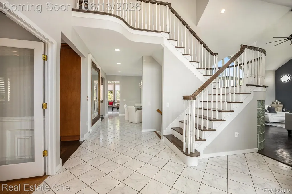5772 N Rochester Road Rochester City MI 48306