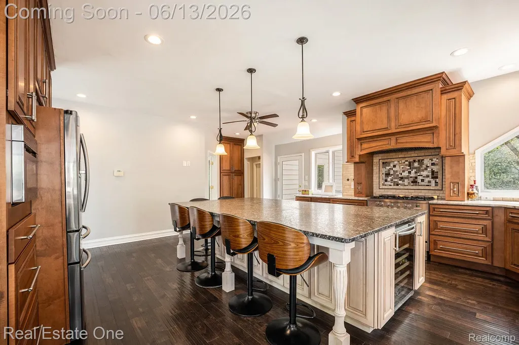 5772 N Rochester Road Rochester City MI 48306