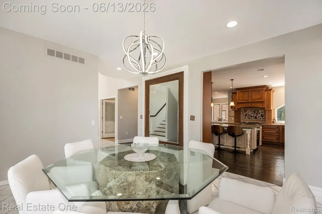 5772 N Rochester Road Rochester City MI 48306