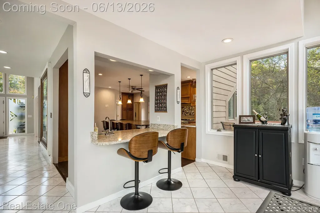 5772 N Rochester Road Rochester City MI 48306