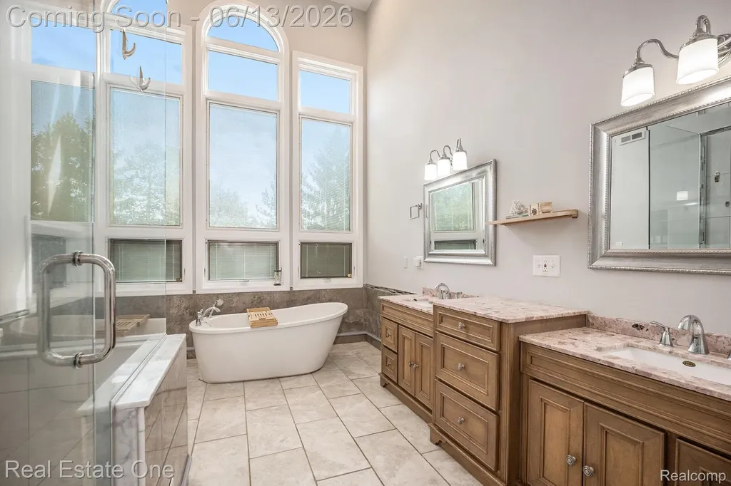 5772 N Rochester Road Rochester City MI 48306