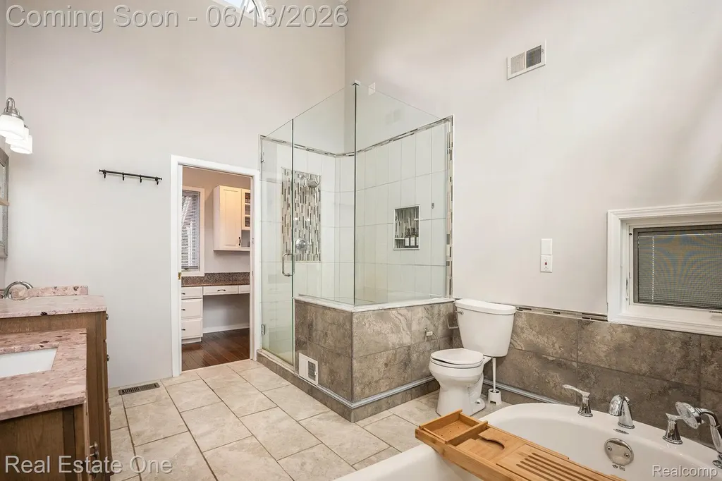 5772 N Rochester Road Rochester City MI 48306