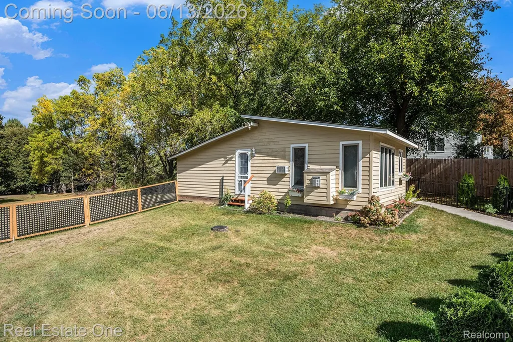 5772 N Rochester Road Rochester City MI 48306