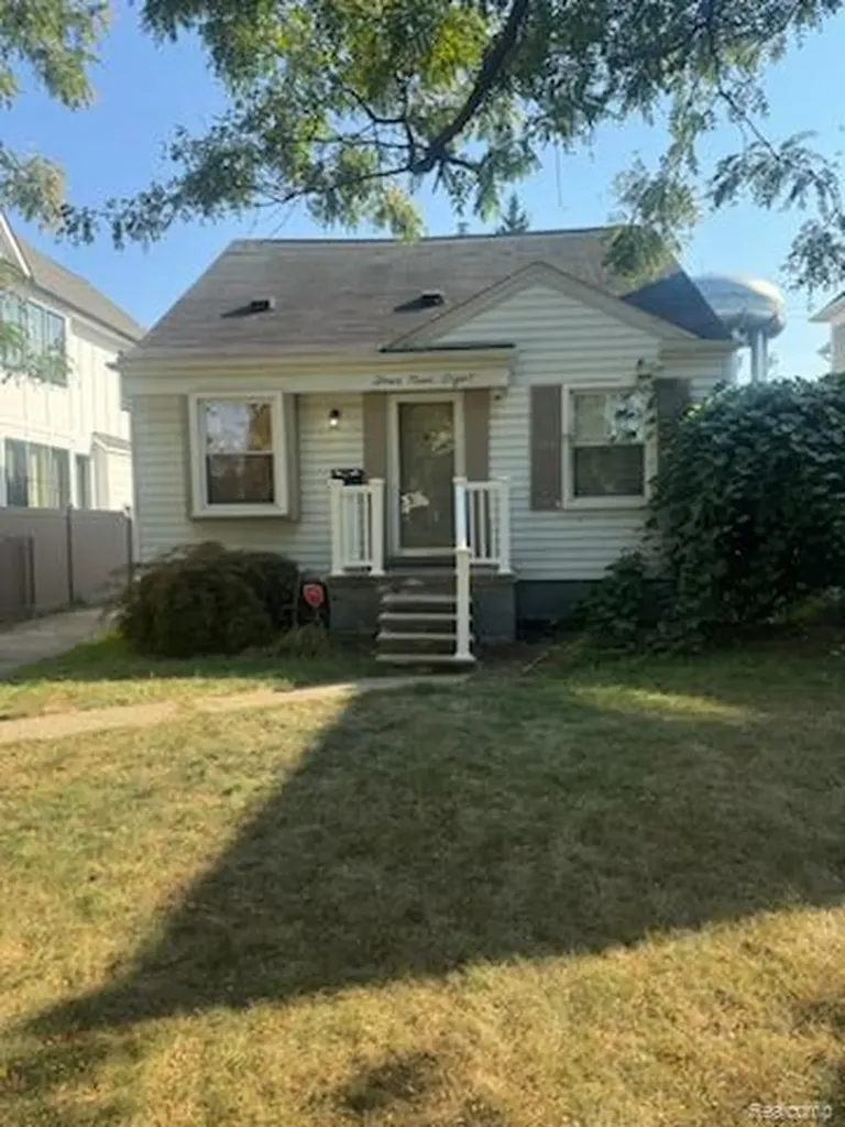 498 Bird Avenue Birmingham City MI 48009