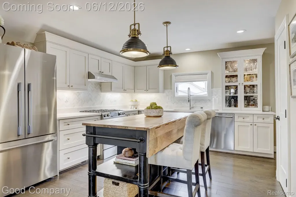 3105 Culbertson Avenue Rochester Hills City MI 48307