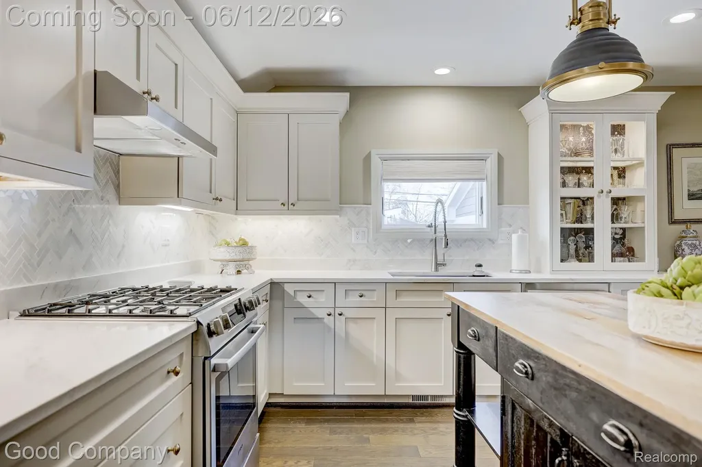 3105 Culbertson Avenue Rochester Hills City MI 48307