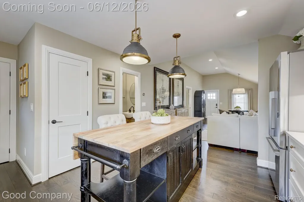 3105 Culbertson Avenue Rochester Hills City MI 48307