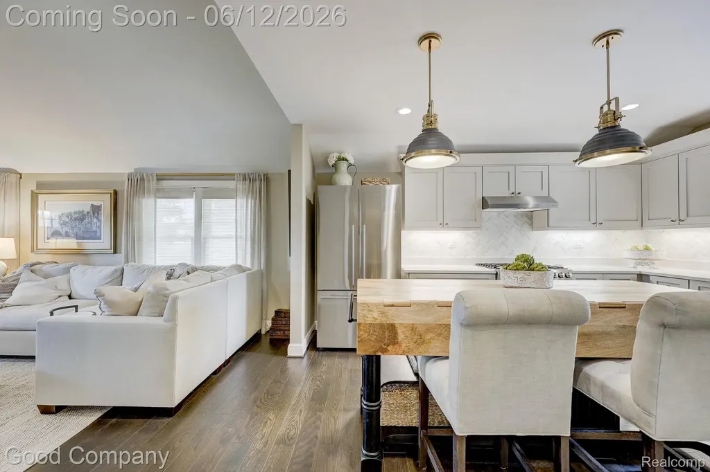 3105 Culbertson Avenue Rochester Hills City MI 48307