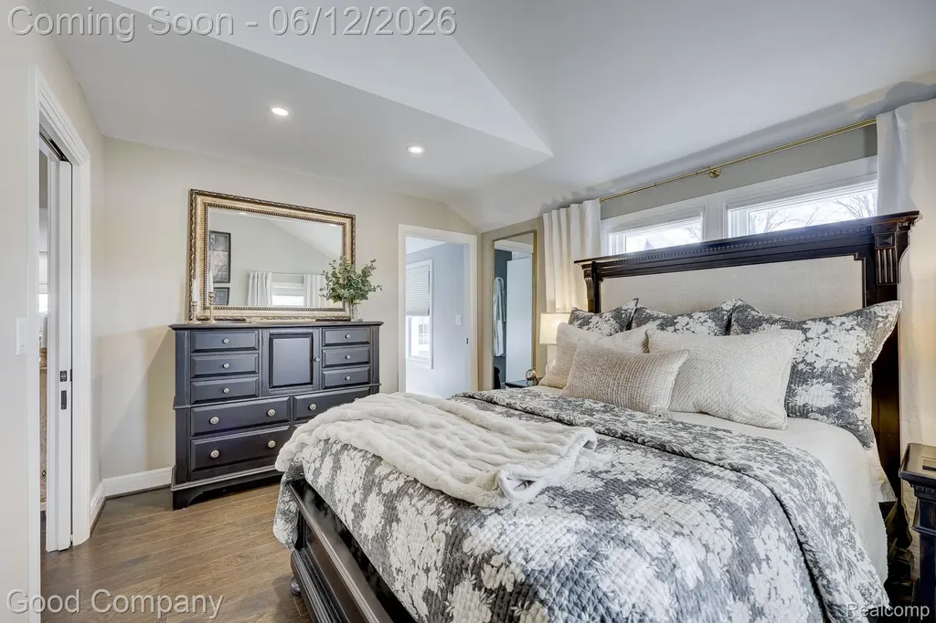 3105 Culbertson Avenue Rochester Hills City MI 48307