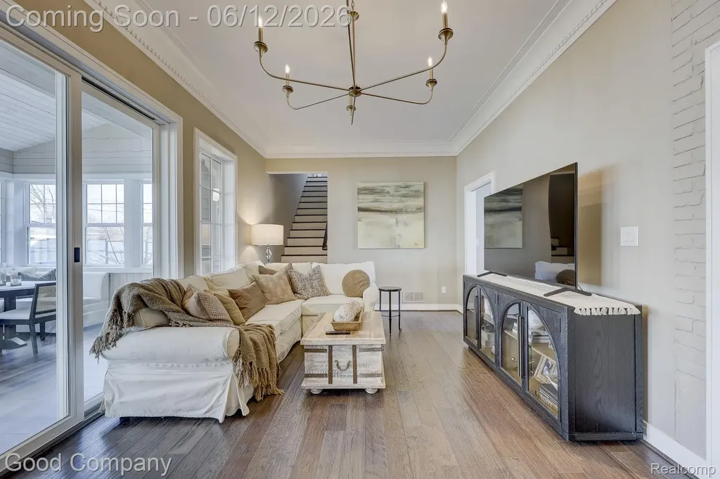 3105 Culbertson Avenue Rochester Hills City MI 48307