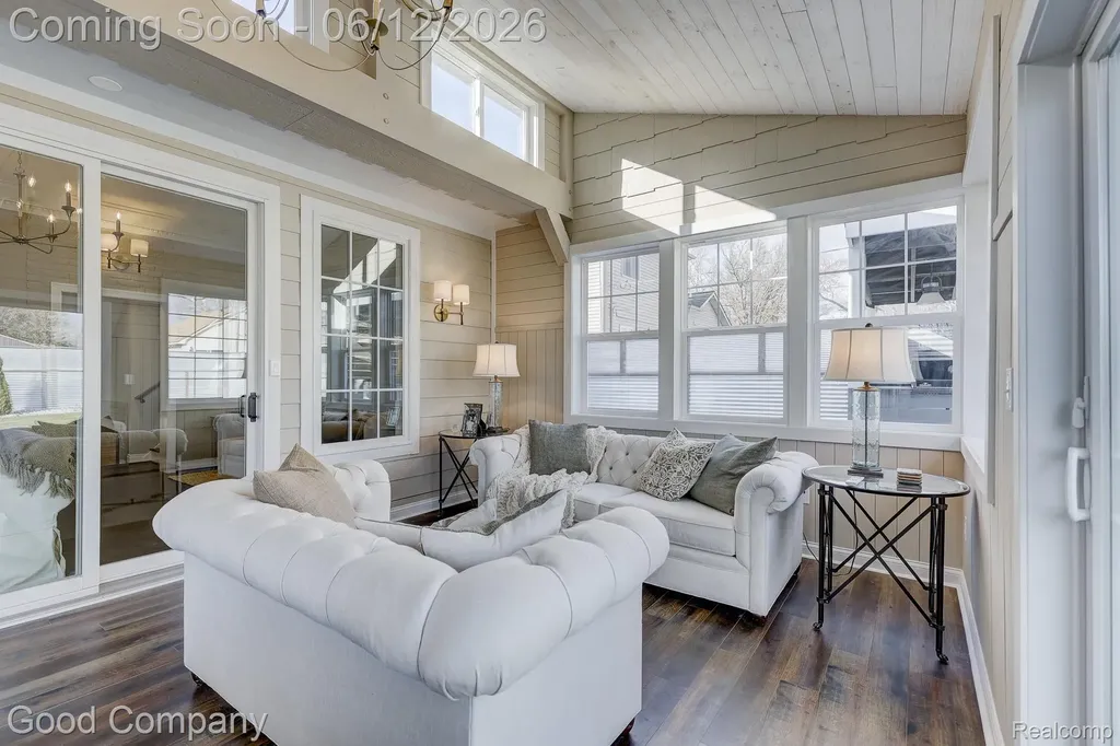 3105 Culbertson Avenue Rochester Hills City MI 48307