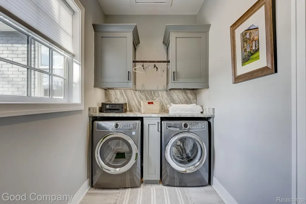 3105 Culbertson Avenue Rochester Hills City MI 48307