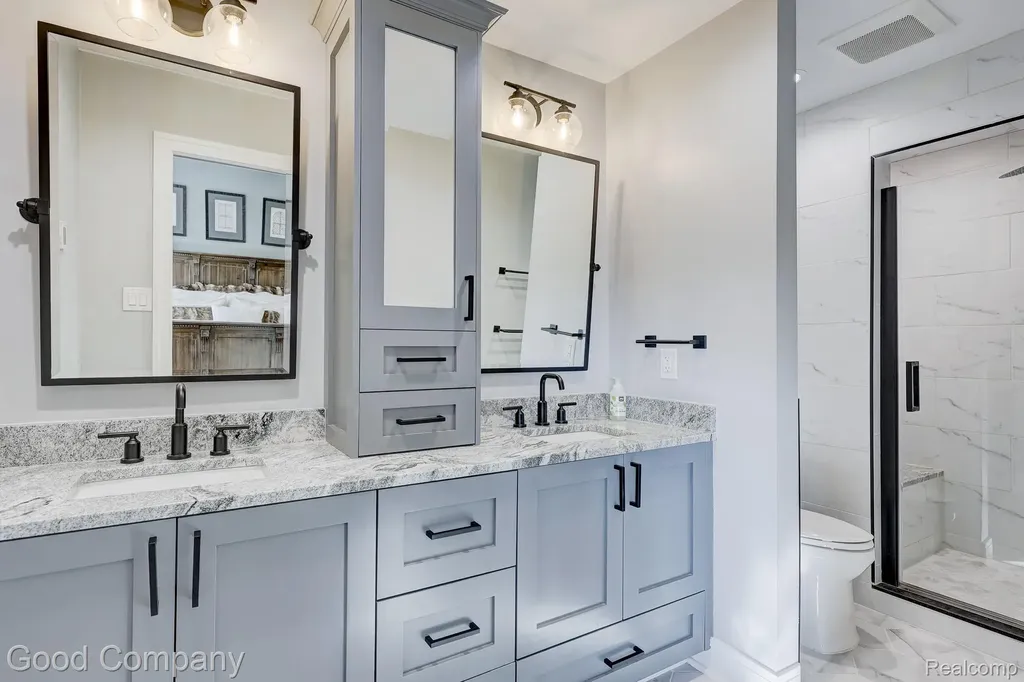 3105 Culbertson Avenue Rochester Hills City MI 48307
