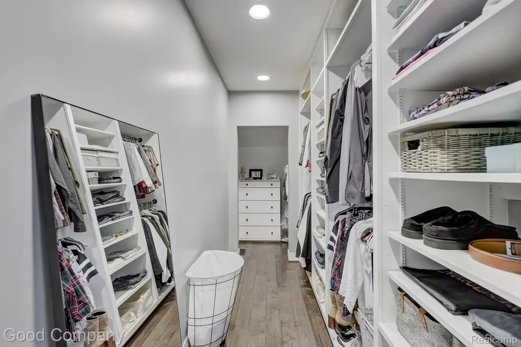 3105 Culbertson Avenue Rochester Hills City MI 48307