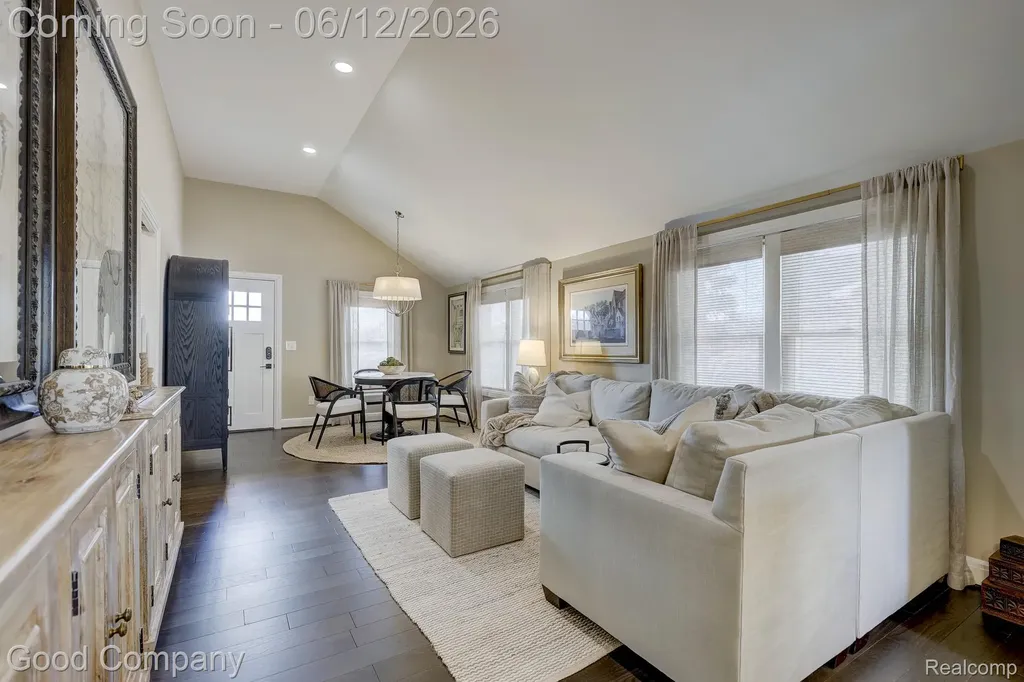 3105 Culbertson Avenue Rochester Hills City MI 48307