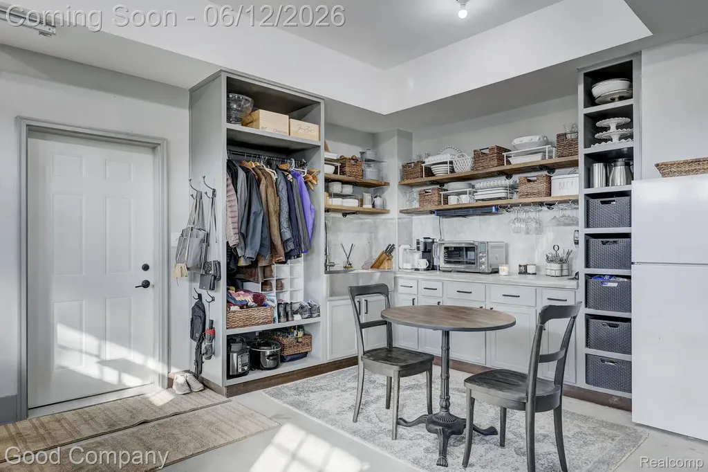 3105 Culbertson Avenue Rochester Hills City MI 48307