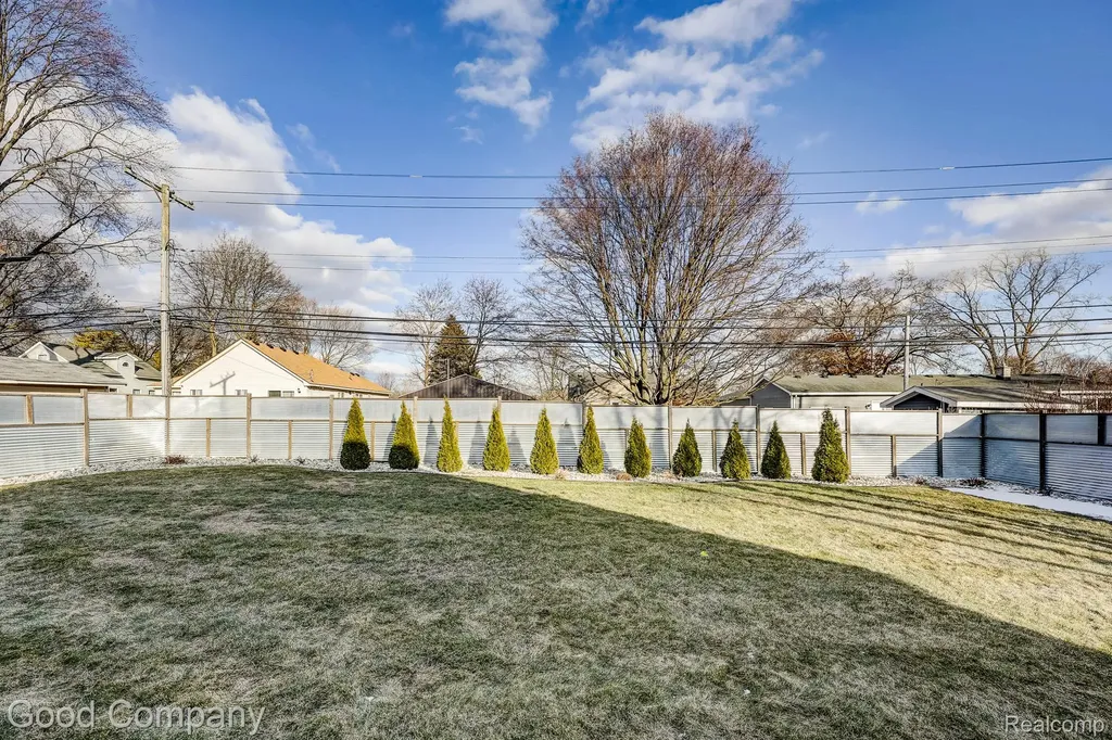 3105 Culbertson Avenue Rochester Hills City MI 48307