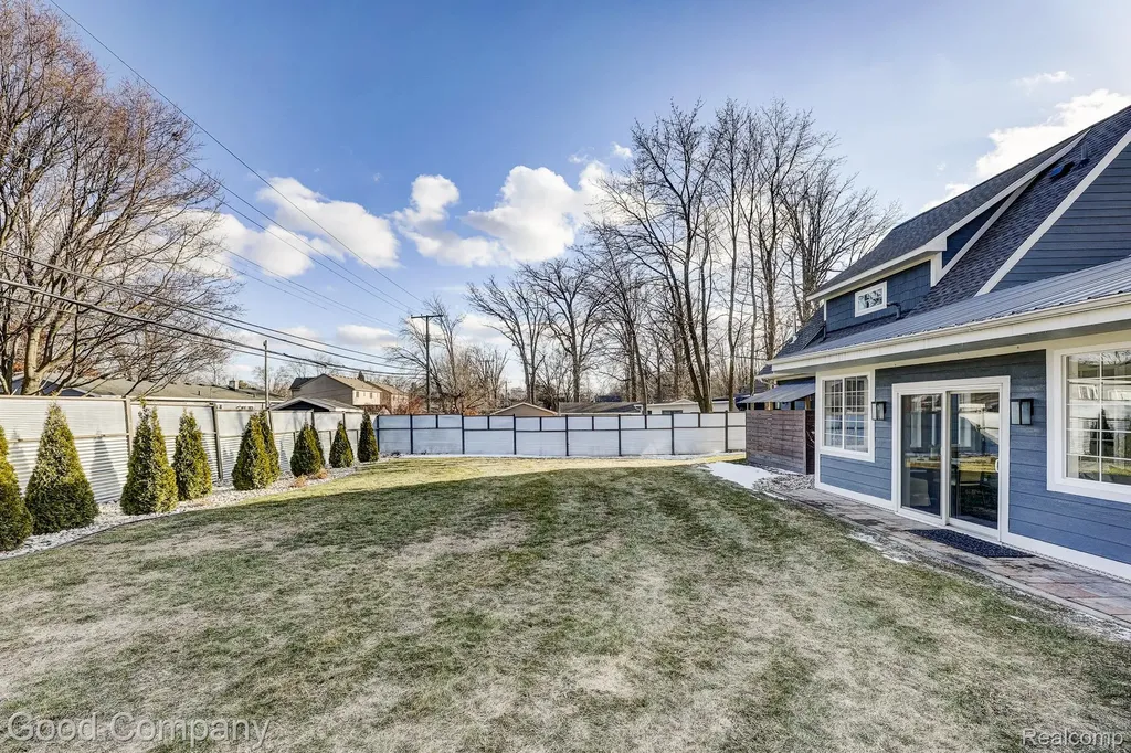 3105 Culbertson Avenue Rochester Hills City MI 48307
