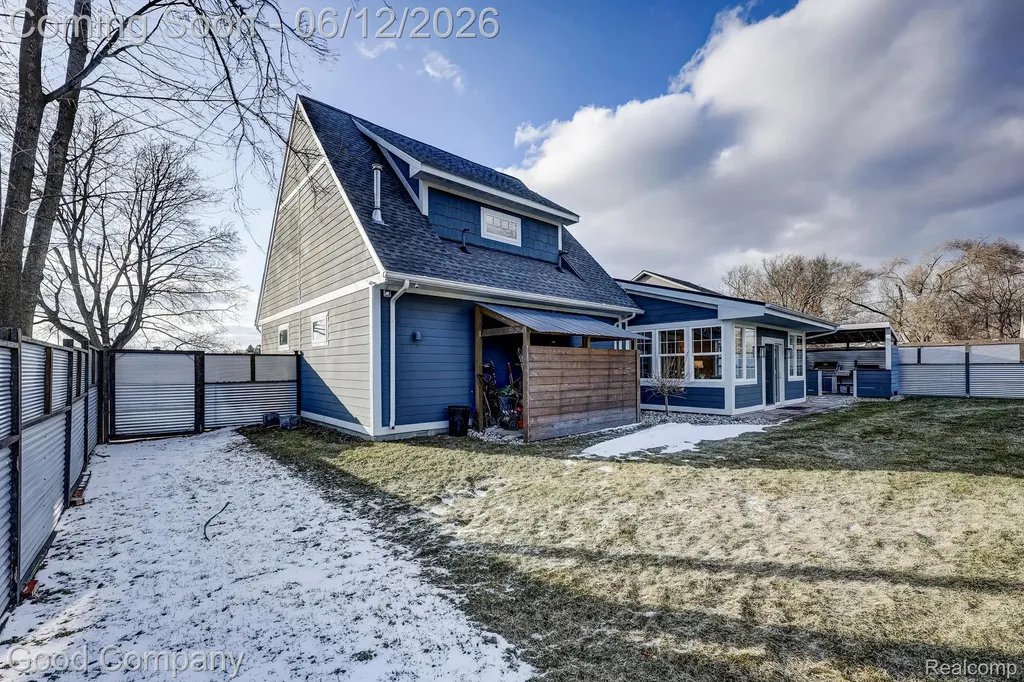 3105 Culbertson Avenue Rochester Hills City MI 48307