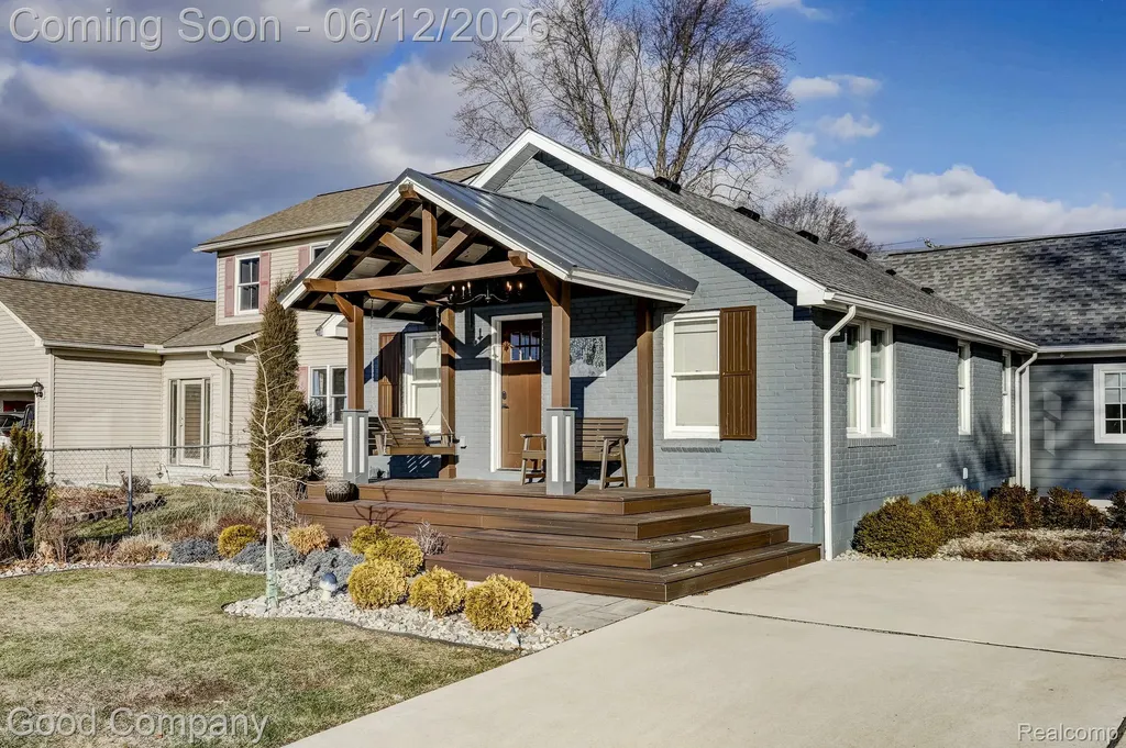3105 Culbertson Avenue Rochester Hills City MI 48307