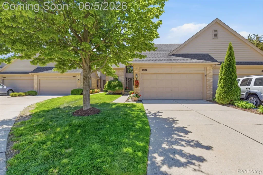 16748 Shale Court Macomb Township MI 48042