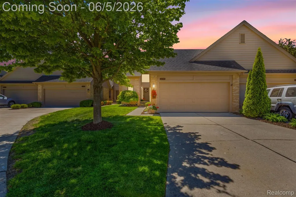 16748 Shale Court Macomb Township MI 48042