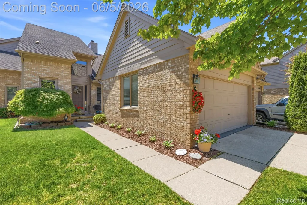 16748 Shale Court Macomb Township MI 48042