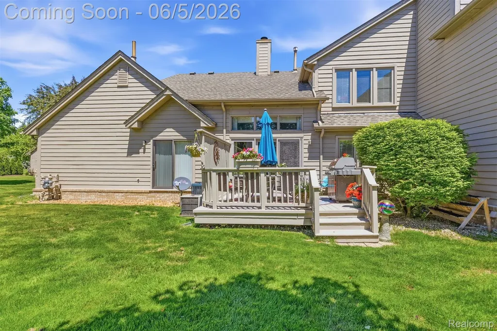 16748 Shale Court Macomb Township MI 48042
