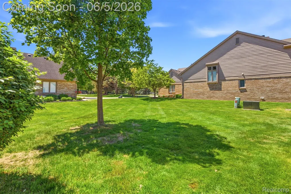 16748 Shale Court Macomb Township MI 48042