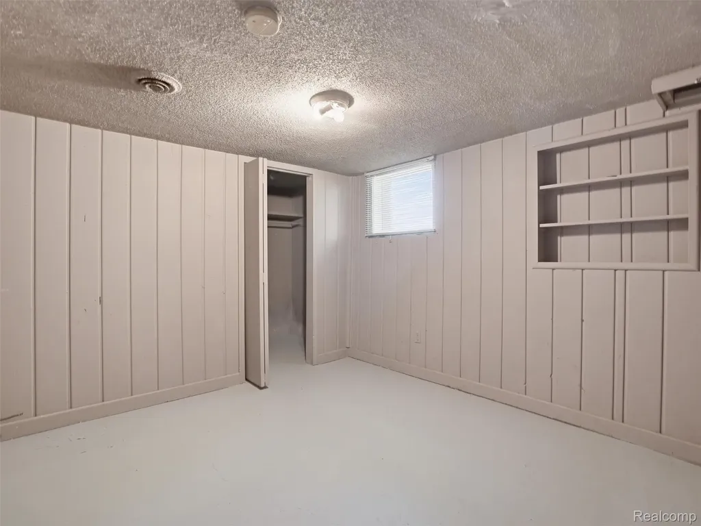 45 Kemp Street Pontiac City MI 48342