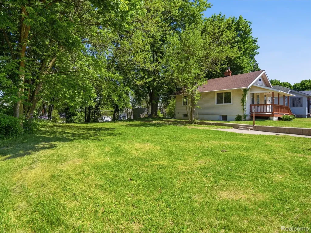 45 Kemp Street Pontiac City MI 48342